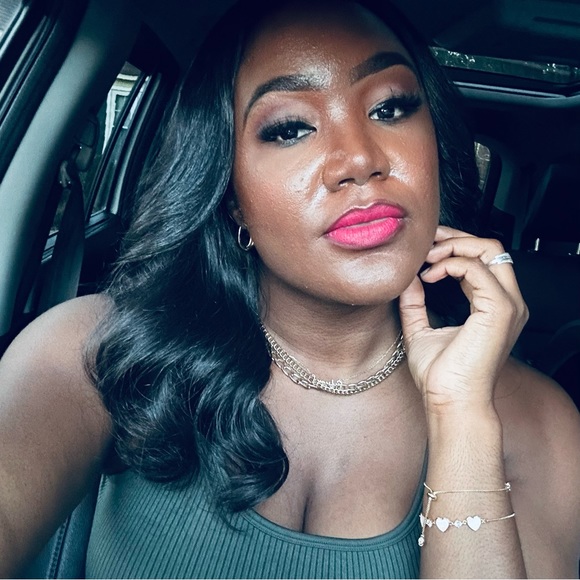 Meet your Posher, Valeria - Picture 1 of 1